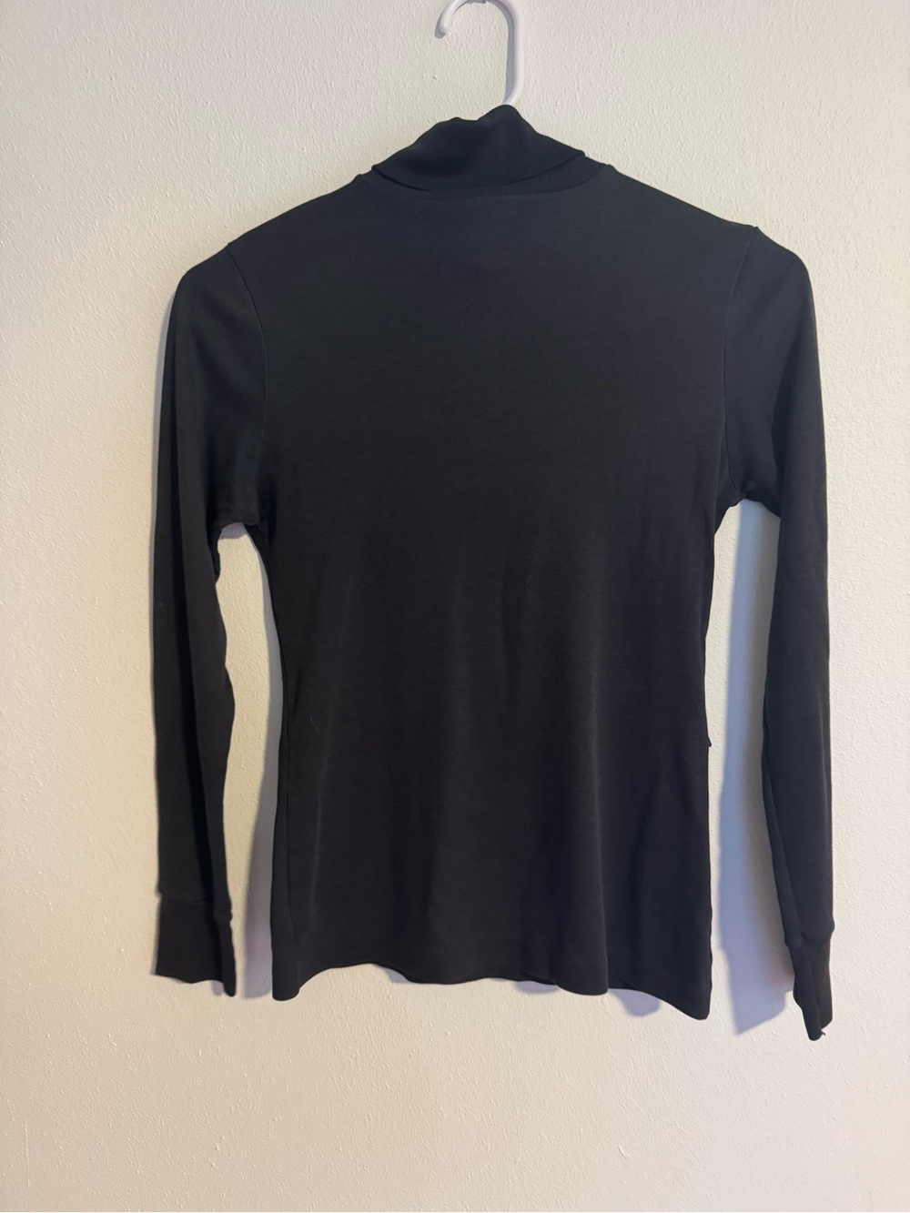 Wranglers Women's Black Long-Sleeve Turtleneck Top